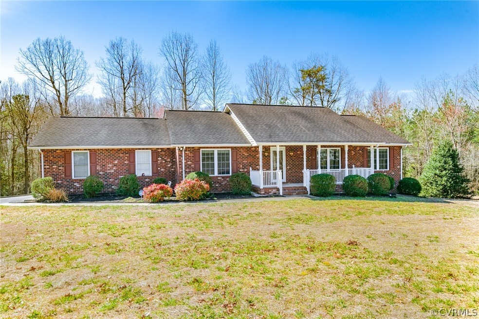 11038 Holly Ridge Ln, Ruther Glen, VA 22546 - photo 1