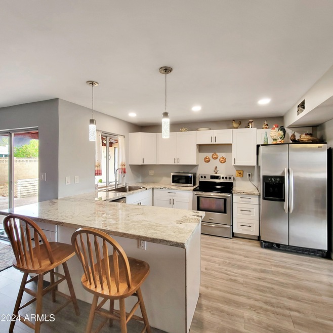 3740 W Barnes Ln, Phoenix, AZ 85051 - photo 1