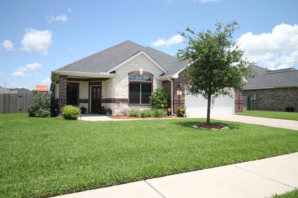 3244 El Camino St, Bay City, TX 77414 - photo 1