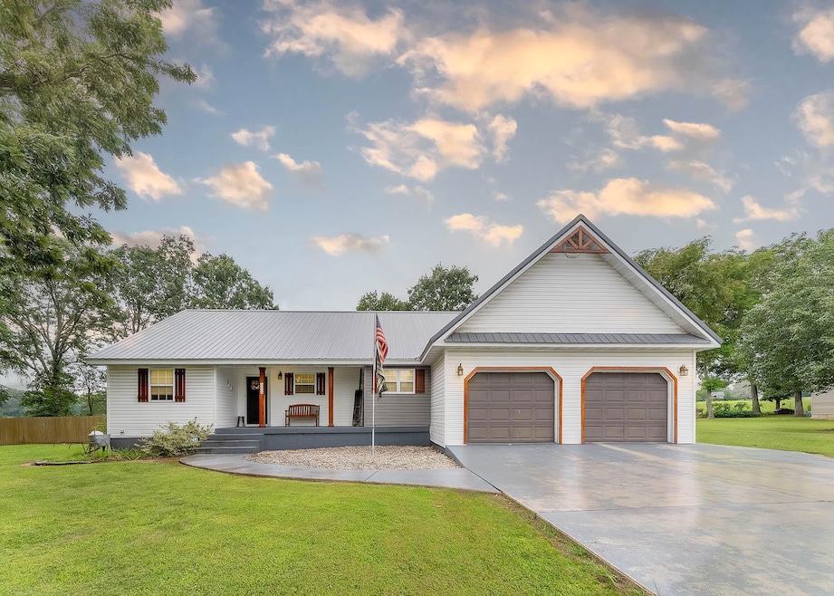 Home in Town Mountain View Missouri