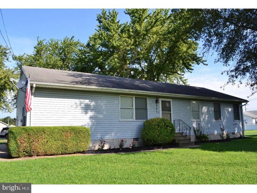 221 Hanley St, Harrington, DE 19952 - photo 1