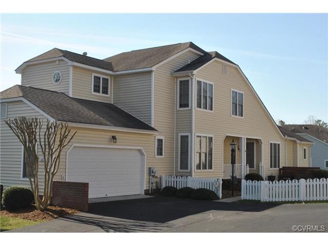 1808 Glen Willow Circle features popular 2 Master 