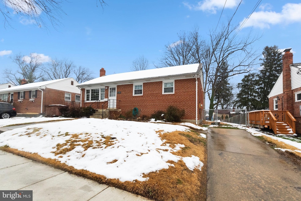 12801 Caldwell St, Rockville, MD 20853 - photo 1