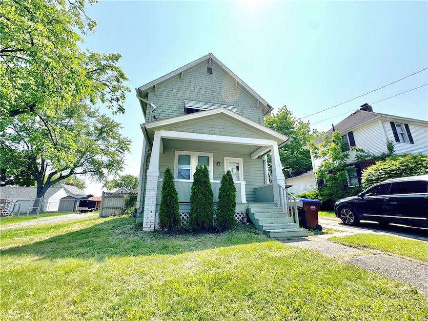 805 Stambaugh Ave, Sharon, PA 16146 - photo 1