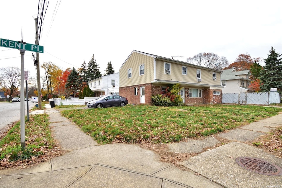 540 Kent Place, West Hempstead, NY 11552 - photo 1