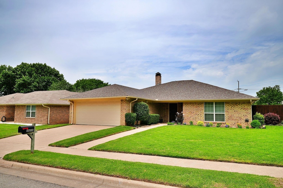 2737 Meadow Creek, Fort Worth, TX 76133 - photo 1