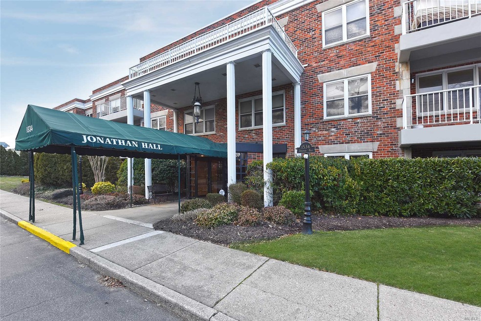 1534 Broadway unit 107, Hewlett, NY 11557 - photo 1