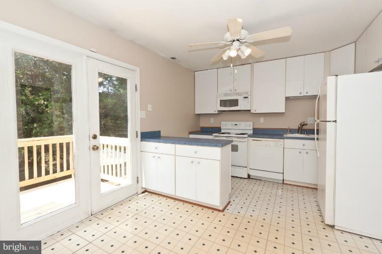 4173 Pleasant Meadow Ct unit 99B, Chantilly, VA 20151 - photo 1