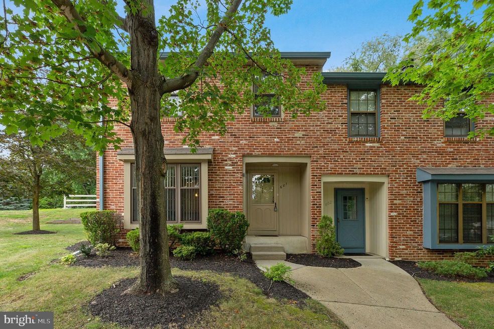 601 Kings Croft, Cherry Hill, NJ 08034 - photo 1