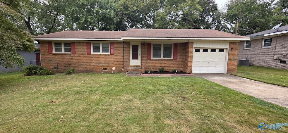 3313 Teton Dr NW, Huntsville, AL 35810 - photo 1