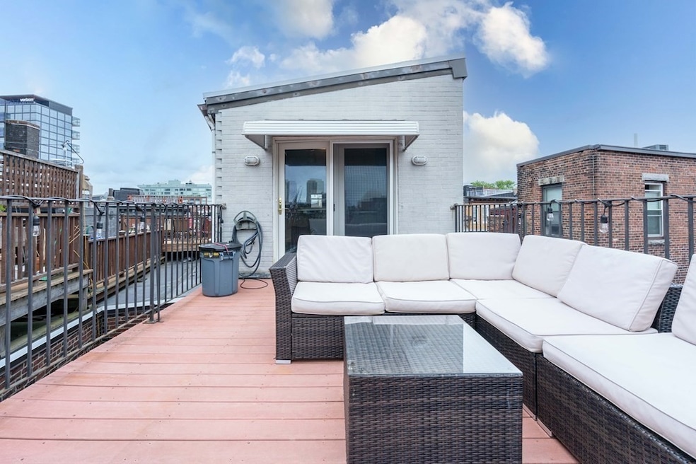 159 Salem St unit 4, Boston, MA 02113 - photo 1