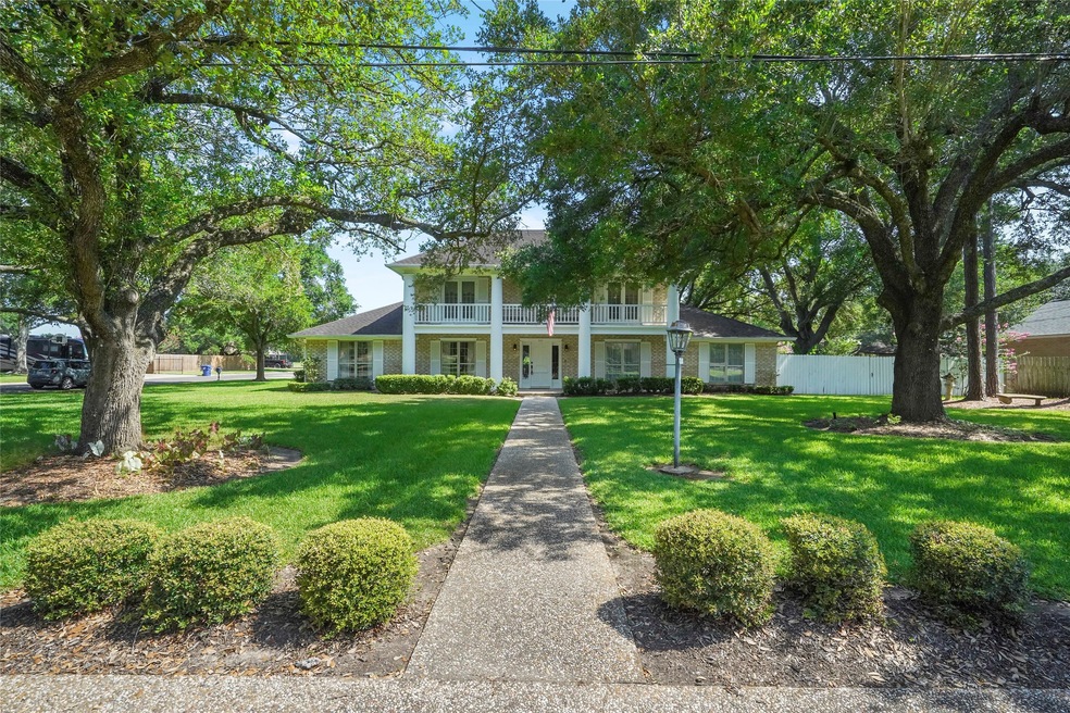 620 3rd St, Bay City, TX 77414 - photo 1