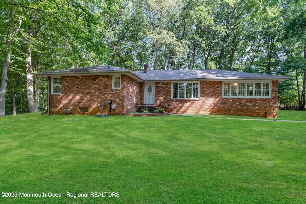 10 E Parkway Place, Holmdel, NJ 07733 - photo 1