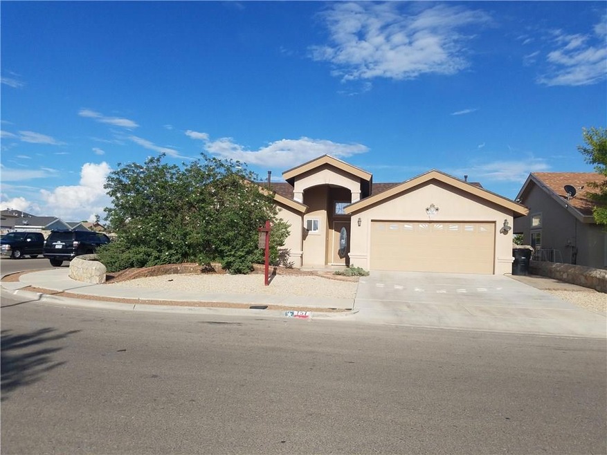 757 Desert Sage Dr, Horizon City, TX 79928 - photo 1