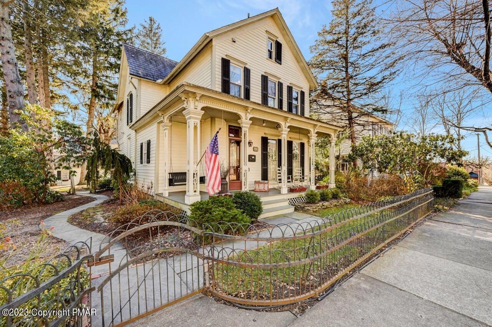 721 Scott St, Stroudsburg, PA 18360 - photo 1