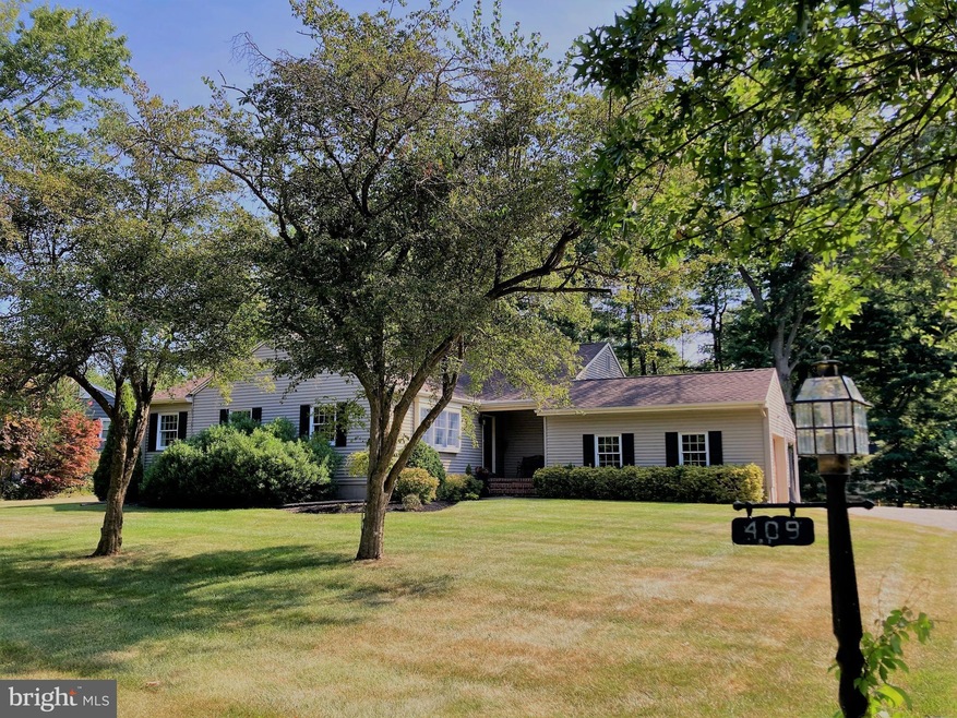 409 Parry Dr, Moorestown, NJ 08057 - photo 1