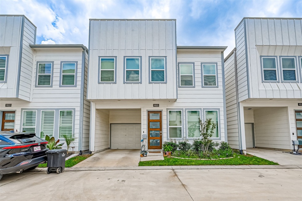 9015 Lonestar Creekbend Ln, Houston, TX 77080 - photo 1