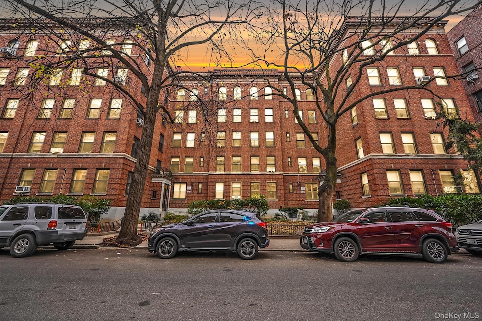 For Sale $748,000 • Co-Listing Agent