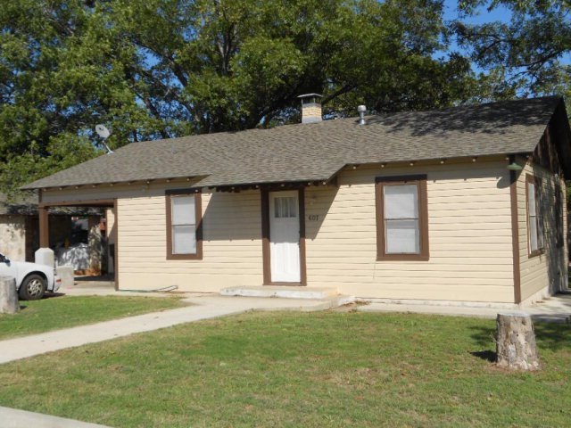 607 Post Oak Rd, Fredericksburg, TX 78624 - photo 1