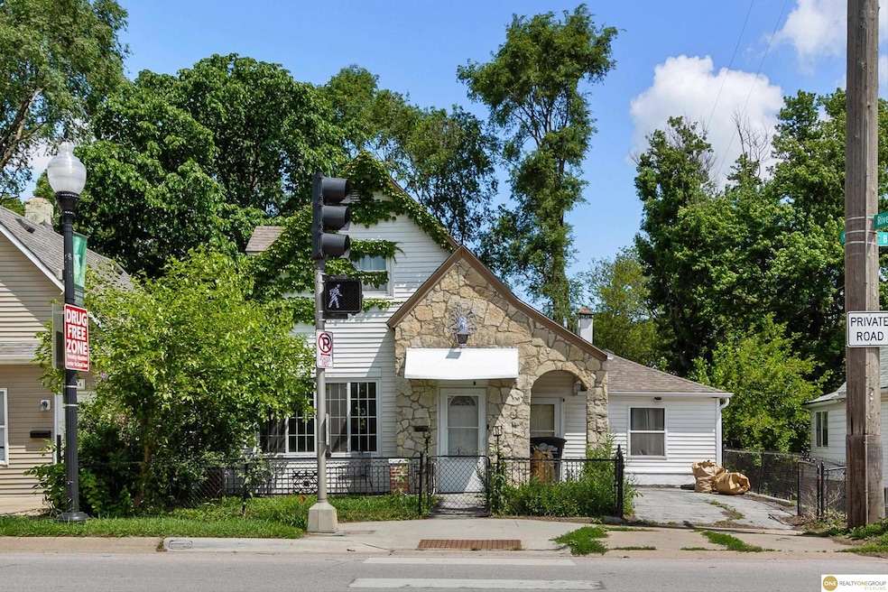 712 Bancroft St, Omaha, NE 68108 - photo 1