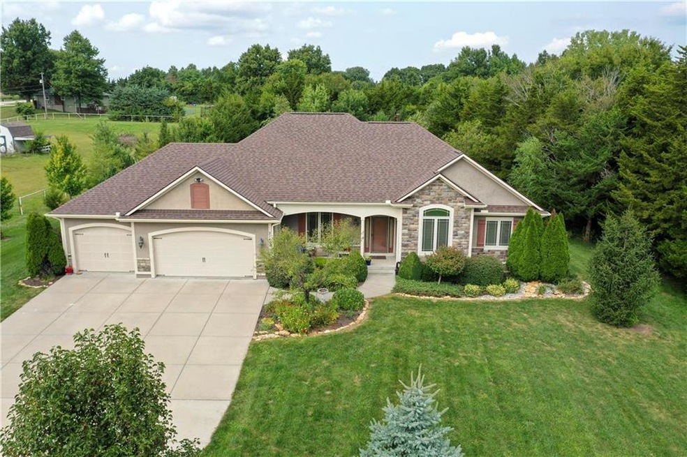 21400 W 197th St, Spring Hill, KS 66083 - photo 1