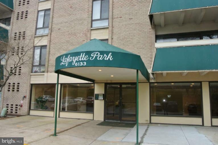 Lafayette Park unit 207, Falls Church, VA 22041 - photo 1