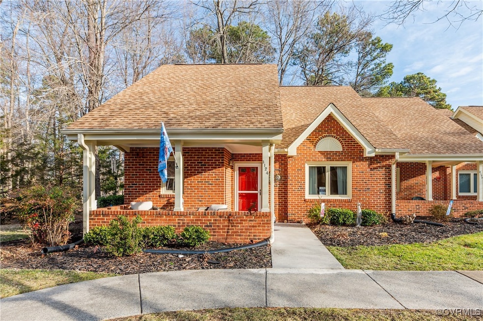 What a peaceful end unit in this quiet community.