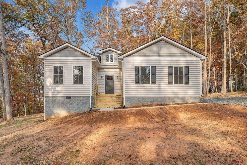 722 Belle Isle Dr, Union Hall, VA 24176 - photo 1