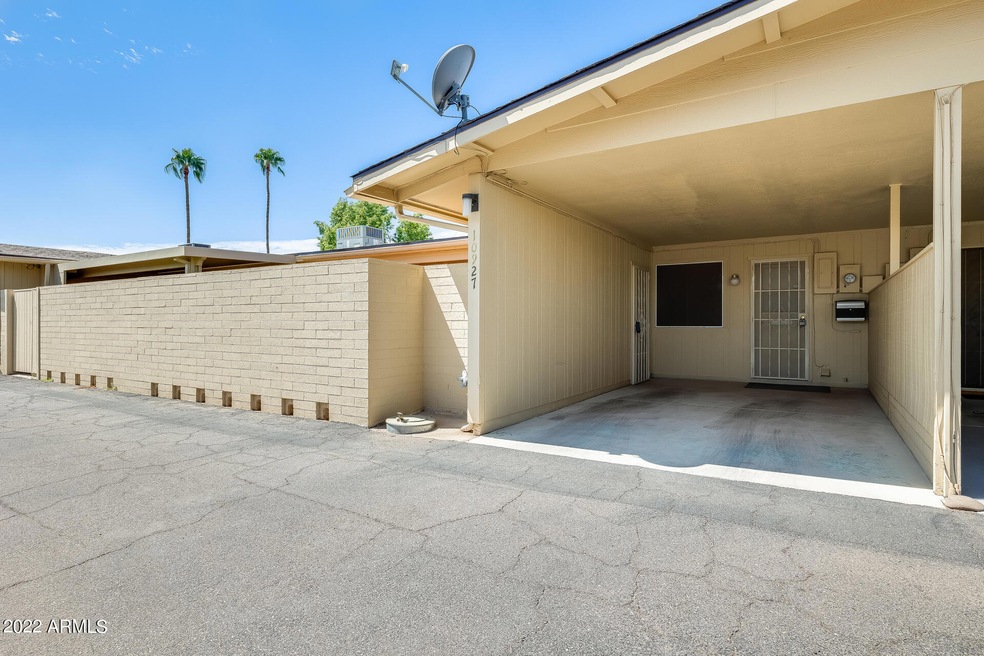 10927 W Santa fe Dr unit 14, Sun City, AZ 85351 - photo 1