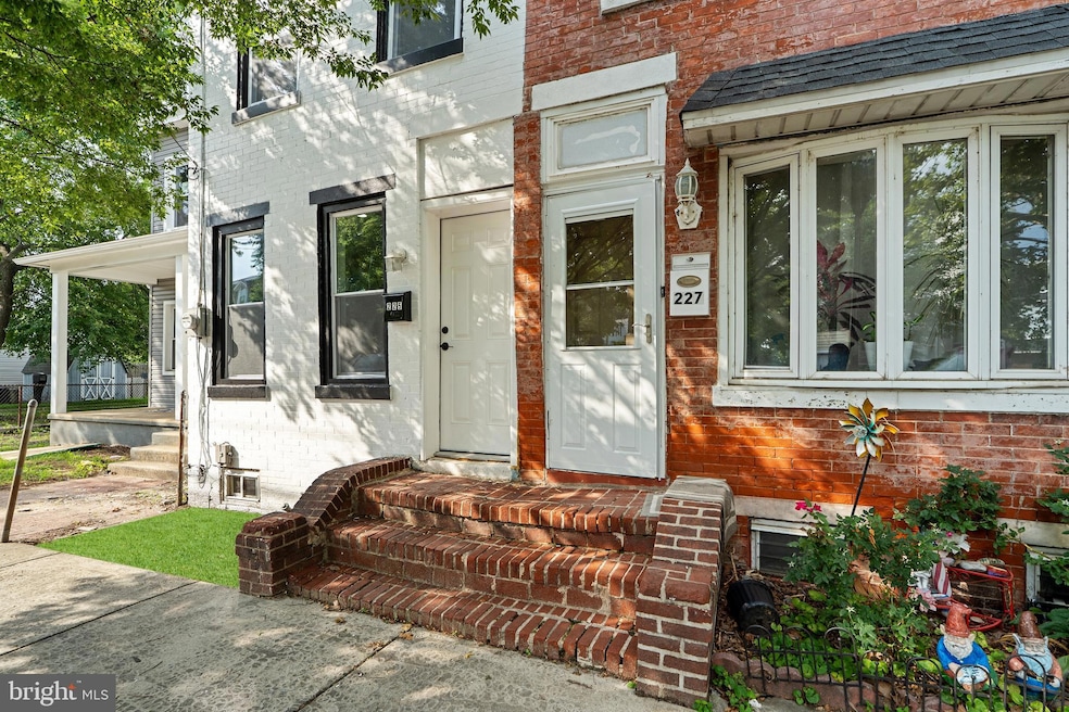 225 Market St, Gloucester City, NJ 08030 - photo 1