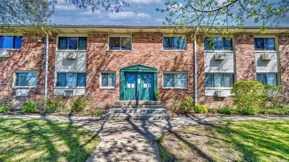 2449 Union Blvd unit 18B, Islip, NY 11751 - photo 1