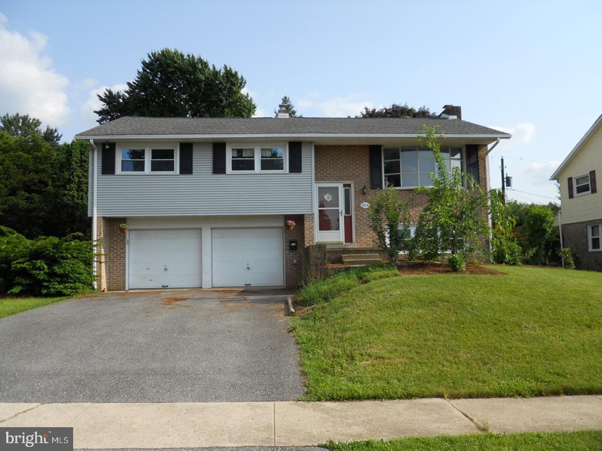 1506 Whitfield Blvd, Reading, PA 19609 - photo 1