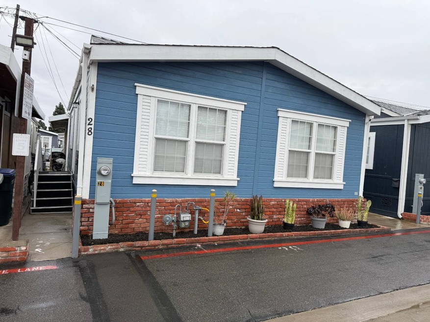 327 W Wilson St unit 28, Costa Mesa, CA 92627 - photo 1