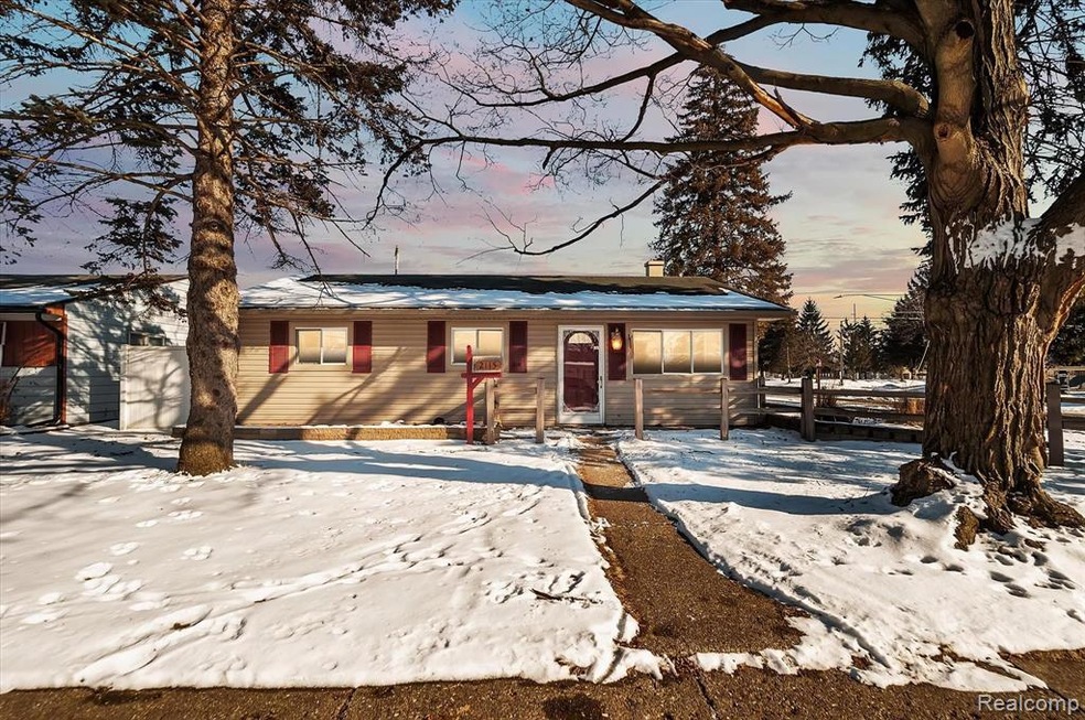 01-2115-Alanson-St-WindowStill-Real-Estate-Photogr