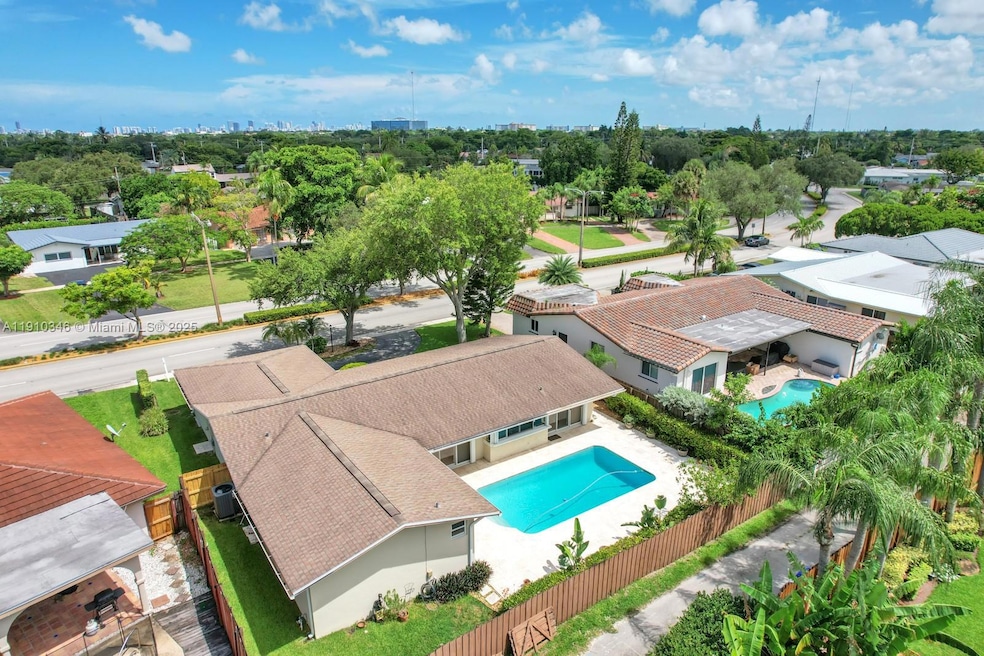 1118 N 46th Ave, Hollywood, FL 33021 - photo 1