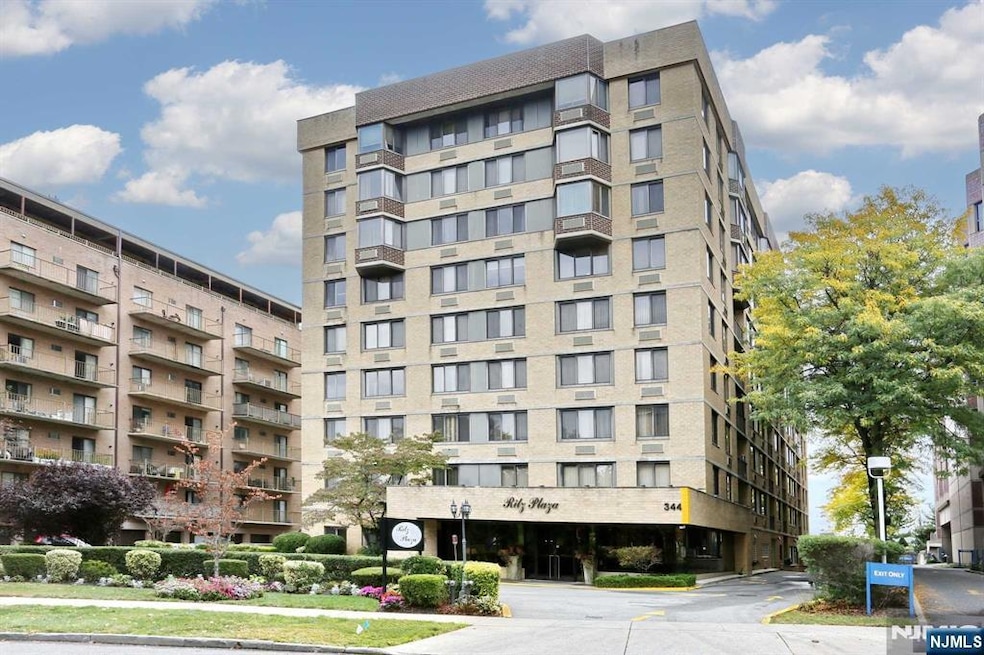Ritz Plaza unit 3A, Hackensack, NJ 07601 - photo 1