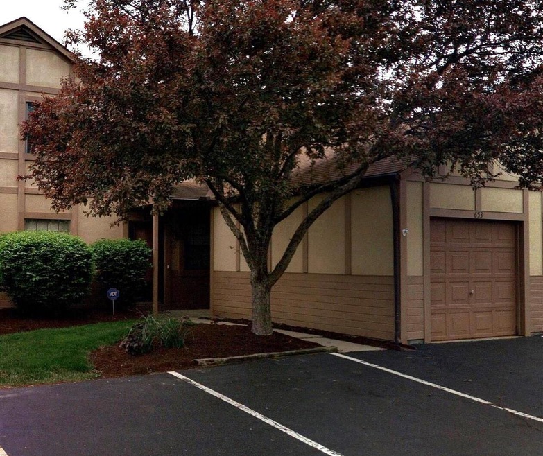 653 Alta View