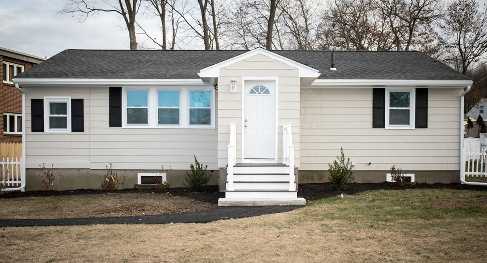 4 Durso Ave, Lawrence, MA 01843 - photo 1