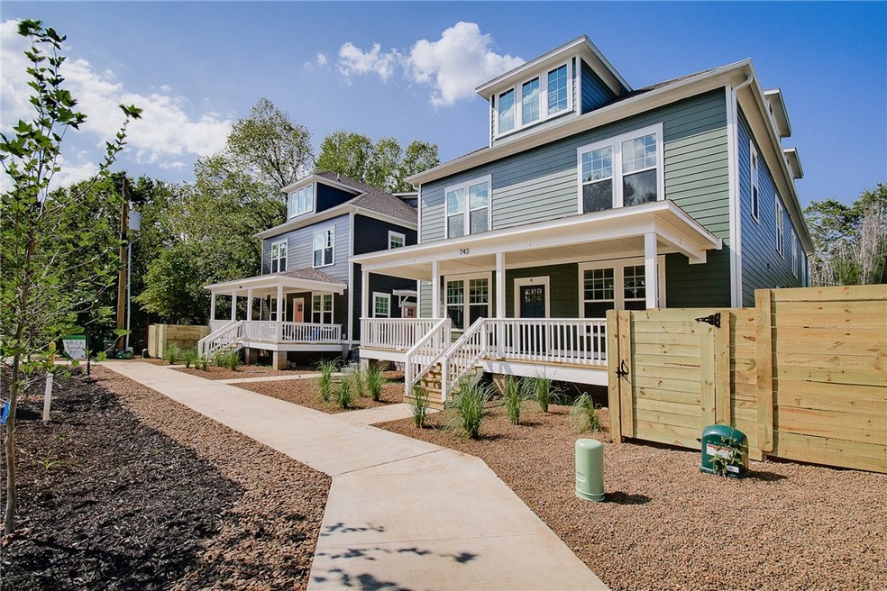 769 S Washington Ave unit 3, Fayetteville, AR 72701 - photo 1