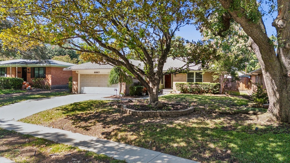 6667 Aintree Cir, Dallas, TX 75214 - photo 1