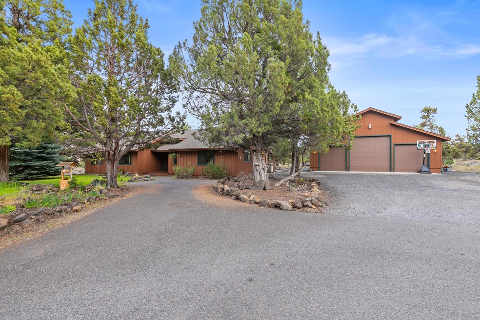 21929 Katie Dr, Bend, OR 97701 - photo 1