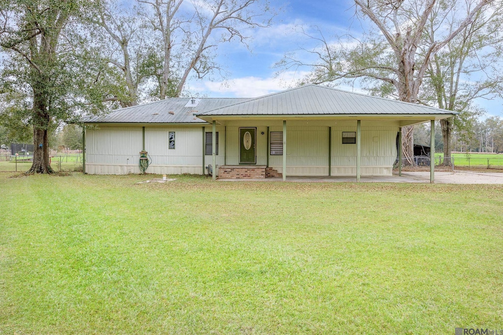 16481 Kinchen Rd, French Settlement, LA 70733 - photo 1