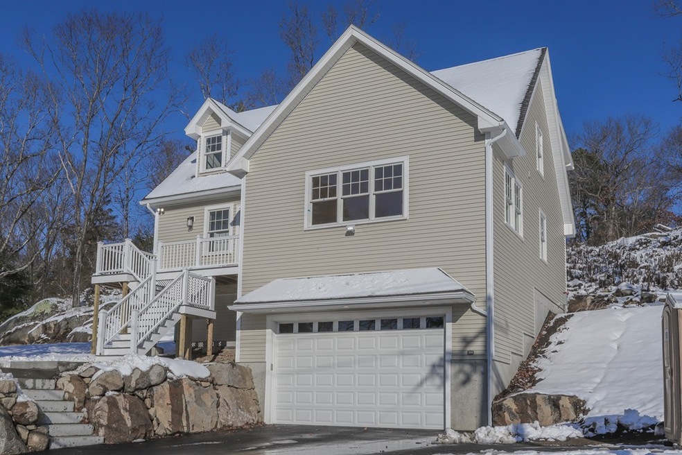 18 Causeway St, Gloucester, MA 01930 - photo 1