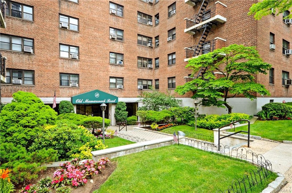19 Old Mamaroneck Rd unit 1G, White Plains, NY 10605 - photo 1