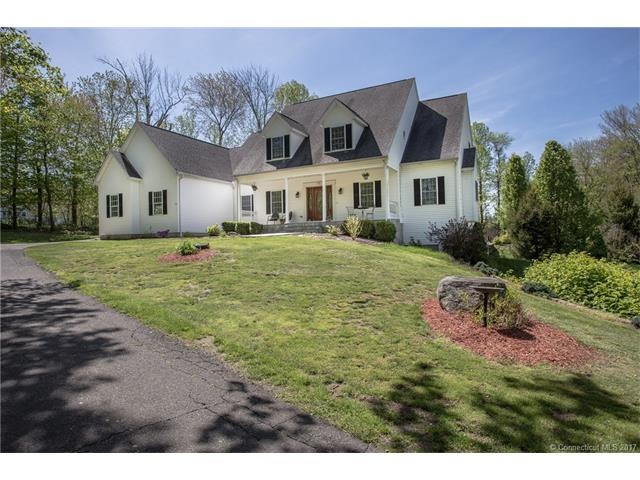 85 Coachlight Cir, Prospect, CT 06712 - photo 1