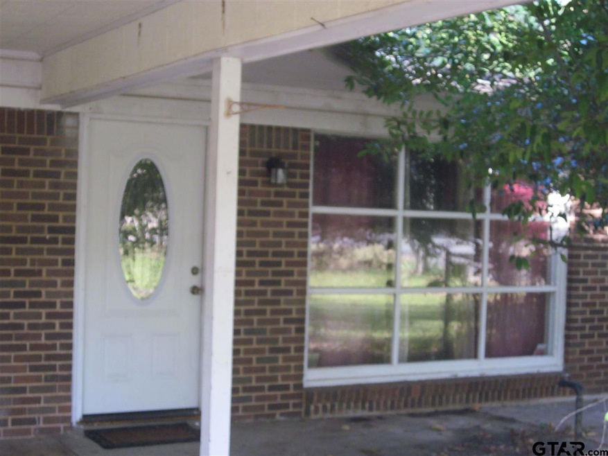 1327 1327 Powers Dr, Tyler, TX 75701 - photo 1