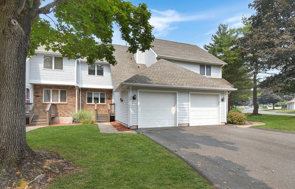 72 Steeplechase Dr unit 72, Newington, CT 06111 - photo 1