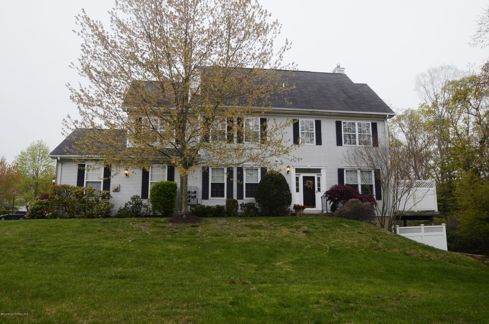 2407 Robin Way