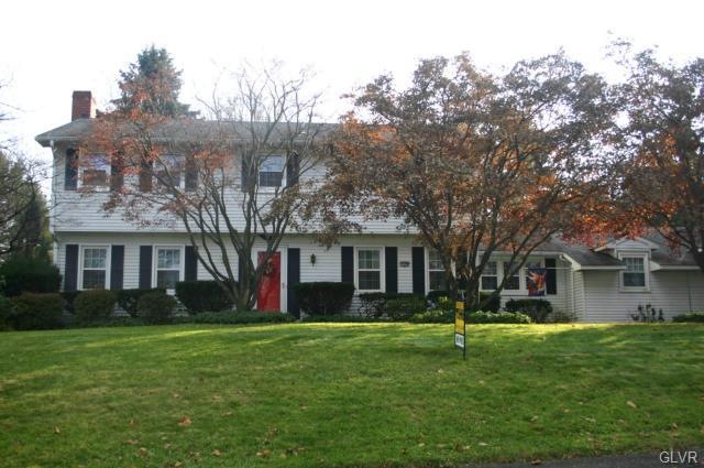 1449 Colgate Dr, Bethlehem, PA 18017 - photo 1