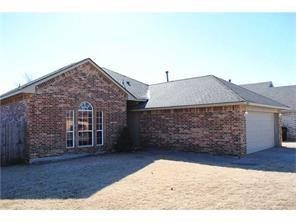 1324 NE 23rd St, Moore, OK 73160 - photo 1